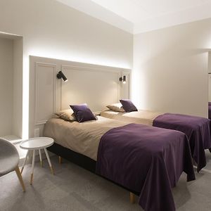 Double or twin room Atrium view
